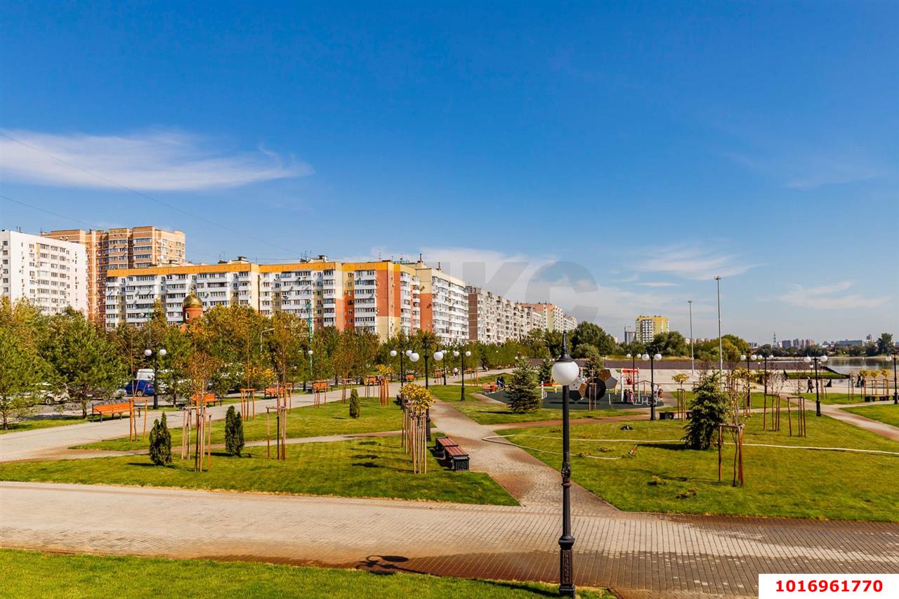 Фото №20: 2-комнатная квартира 73&nbsp;м², 8/16&nbsp;эт. - Краснодар, Западный внутригородской округ, мкр. Юбилейный, пр-кт Чекистов, 24/1