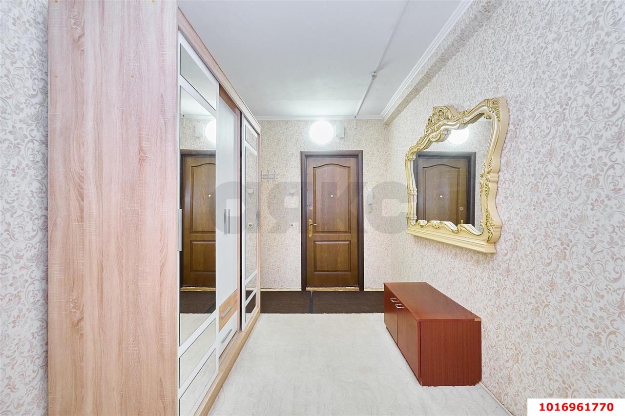 Фото №12: 2-комнатная квартира 73&nbsp;м², 8/16&nbsp;эт. - Краснодар, Западный внутригородской округ, мкр. Юбилейный, пр-кт Чекистов, 24/1