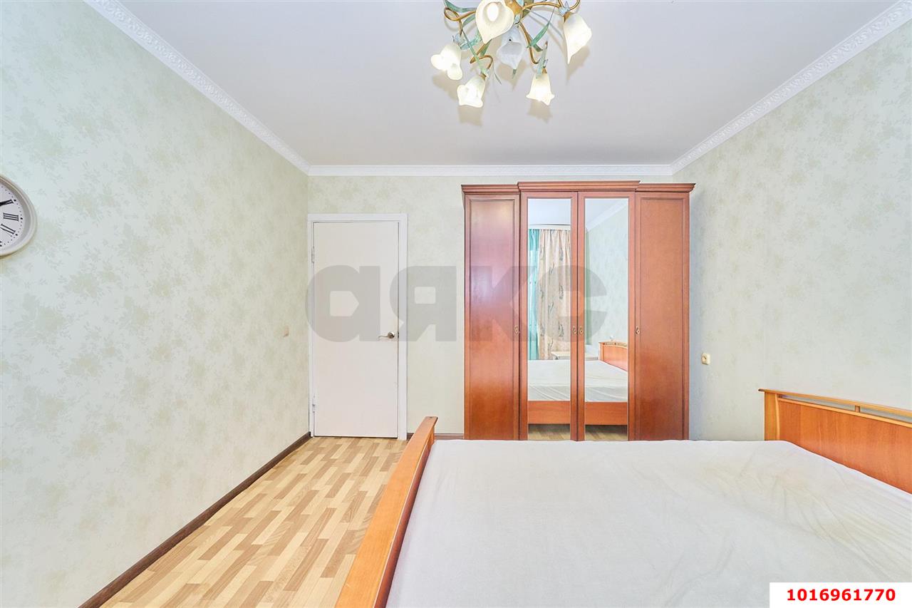 Фото №6: 2-комнатная квартира 73&nbsp;м², 8/16&nbsp;эт. - Краснодар, Западный внутригородской округ, мкр. Юбилейный, пр-кт Чекистов, 24/1