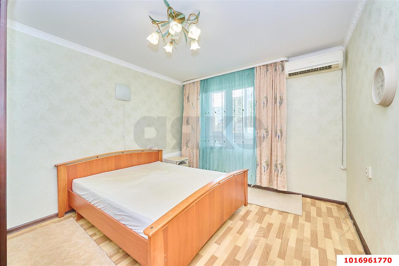 Фото №5: 2-комнатная квартира 73&nbsp;м², 8/16&nbsp;эт. - Краснодар, Западный внутригородской округ, мкр. Юбилейный, пр-кт Чекистов, 24/1