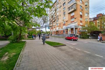 Фото №1: 3-комнатная квартира 136 м², 3/9 эт. - Краснодар, мкр. Западный внутригородской округ, ул. Офицерская, 36