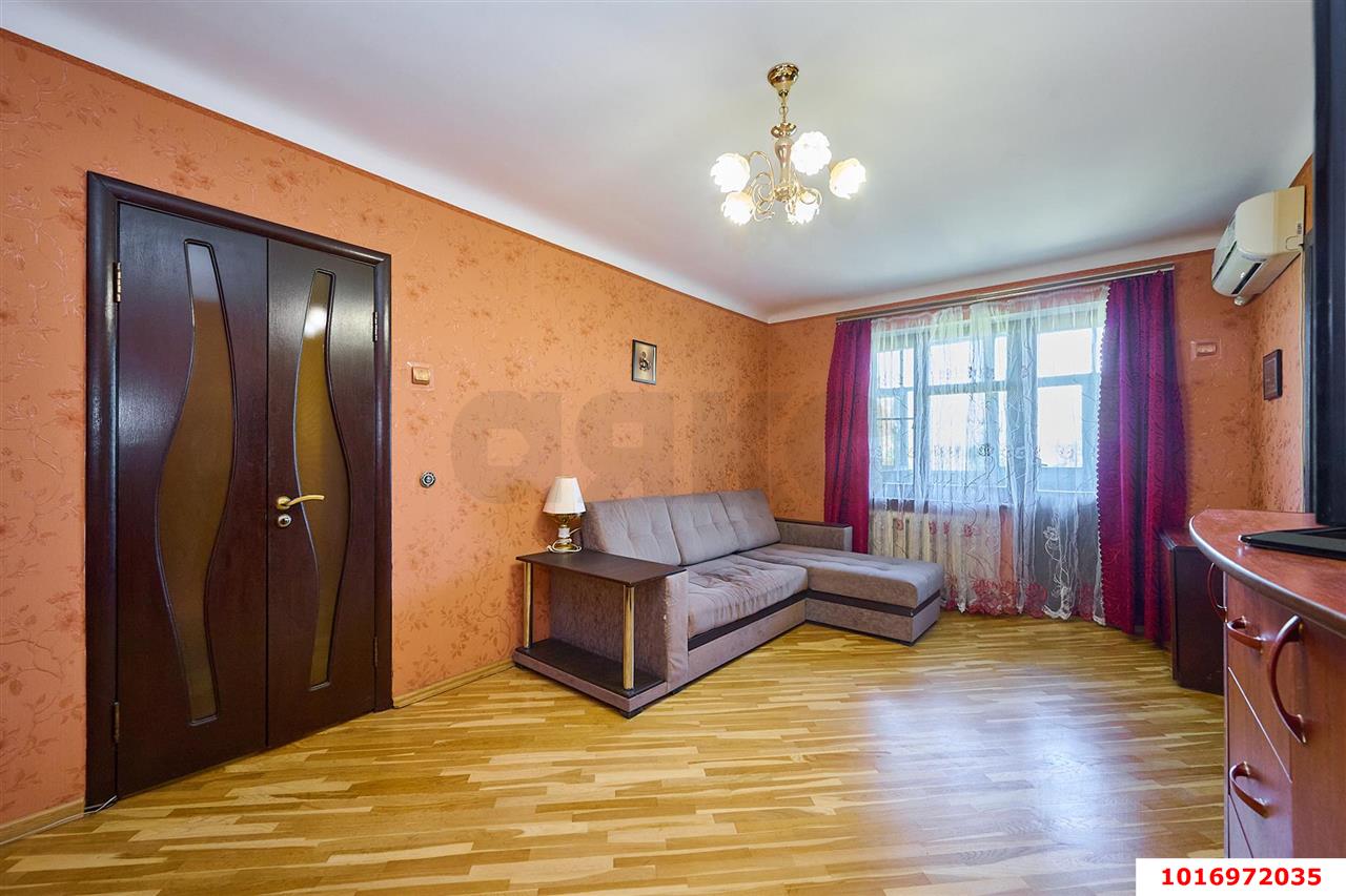 Фото №1: 3-комнатная квартира 59&nbsp;м², 5/5&nbsp;эт. - Краснодар, Центральный внутригородской округ, мкр. Завод Измерительных Приборов, ул. Офицерская, 50А