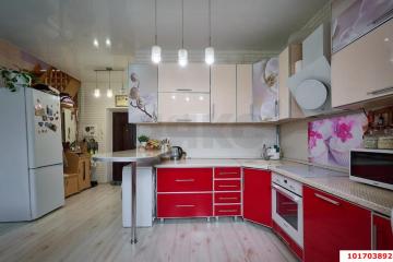 Фото №1: 3-комнатная квартира 80&nbsp;м², 3/4&nbsp;эт. - Краснодар, мкр. Завод Радиоизмерительных Приборов, ул. Яснополянская, 17