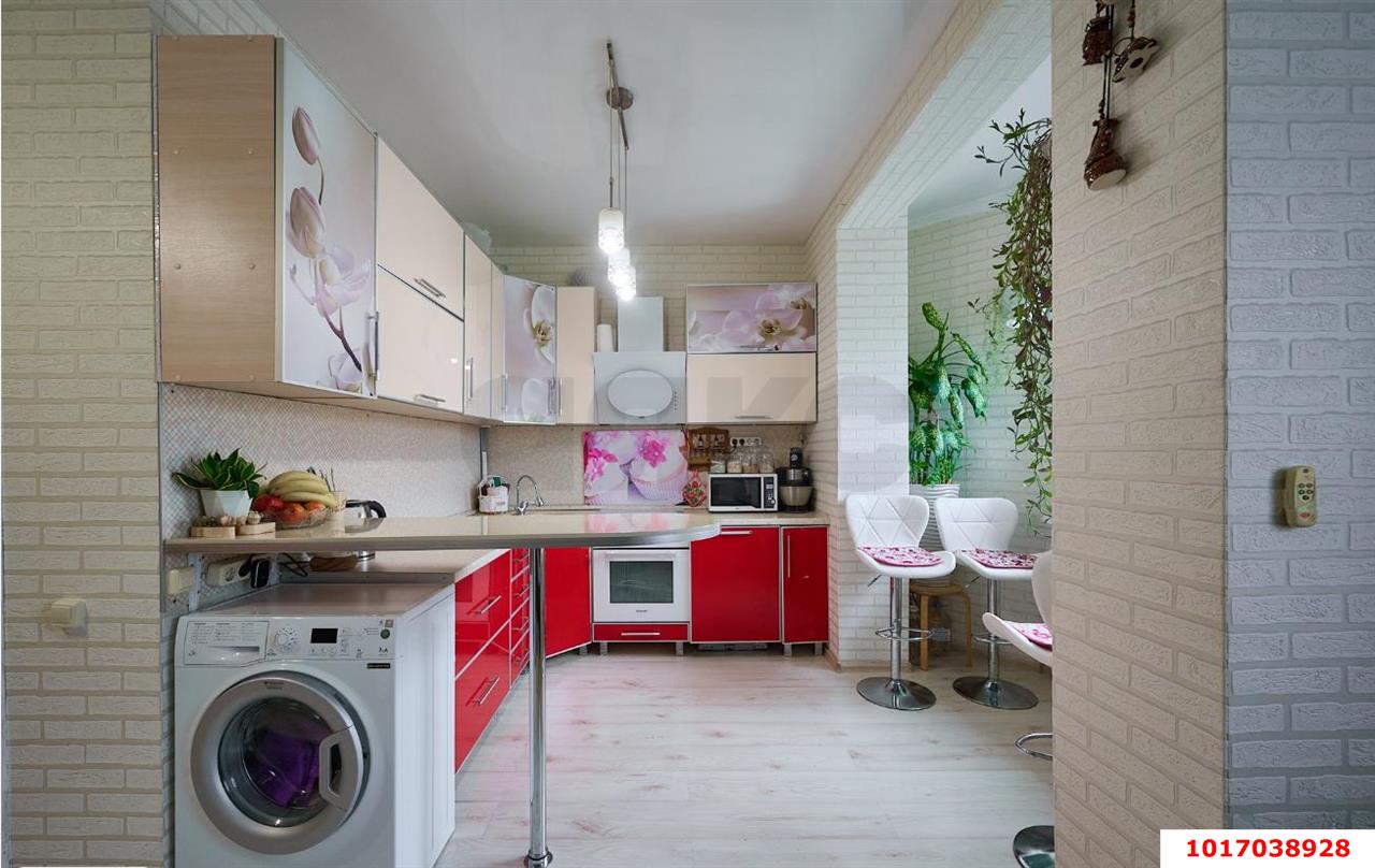 Фото №2: 3-комнатная квартира 80&nbsp;м², 3/4&nbsp;эт. - Краснодар, Прикубанский внутригородской округ, Калинино, мкр. Завод Радиоизмерительных Приборов, ул. Яснополянская, 17