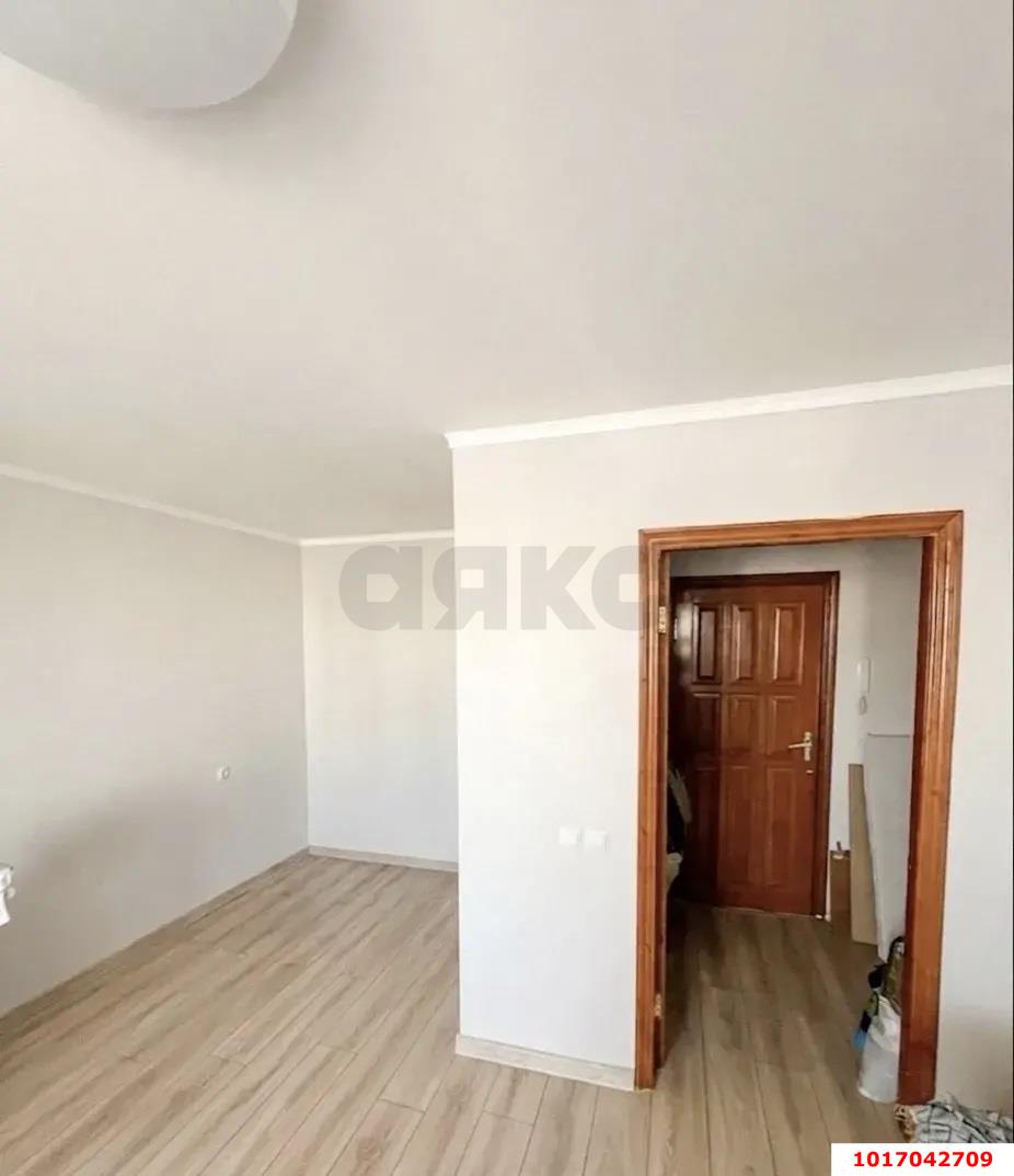 Фото №6: 3-комнатная квартира 60&nbsp;м², 12/12&nbsp;эт. - Краснодар, Западный внутригородской округ, мкр. Юбилейный, пр-кт Чекистов, 33