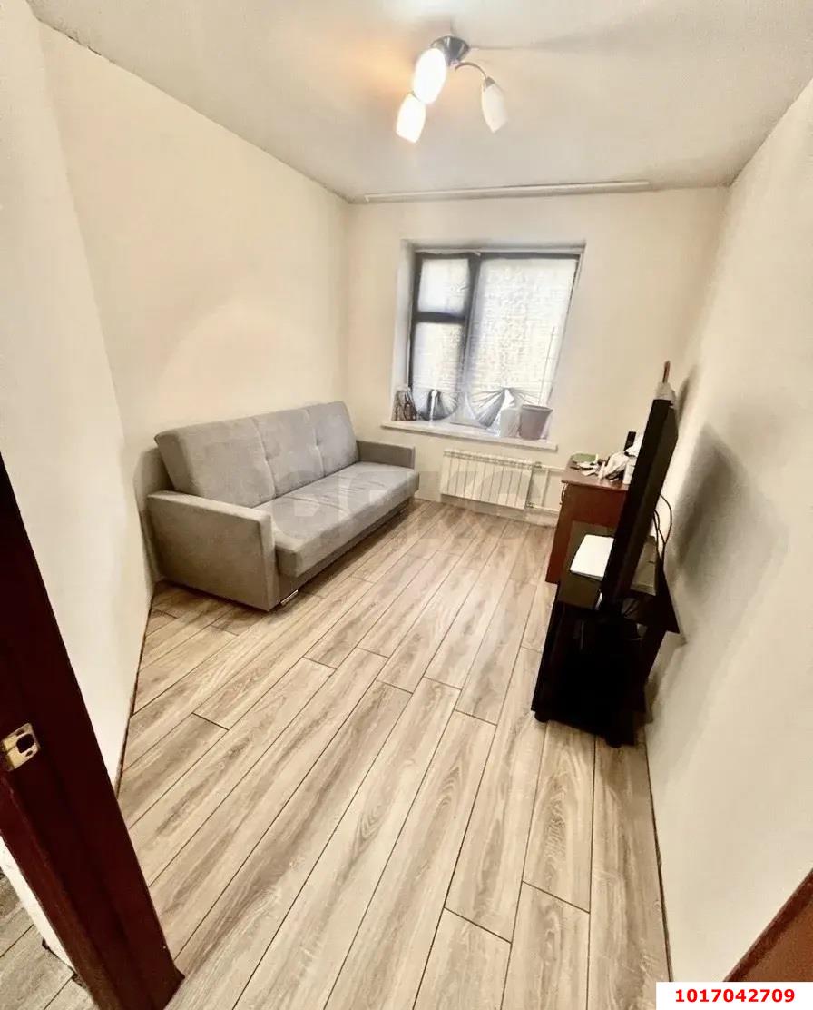 Фото №5: 3-комнатная квартира 60&nbsp;м², 12/12&nbsp;эт. - Краснодар, Западный внутригородской округ, мкр. Юбилейный, пр-кт Чекистов, 33