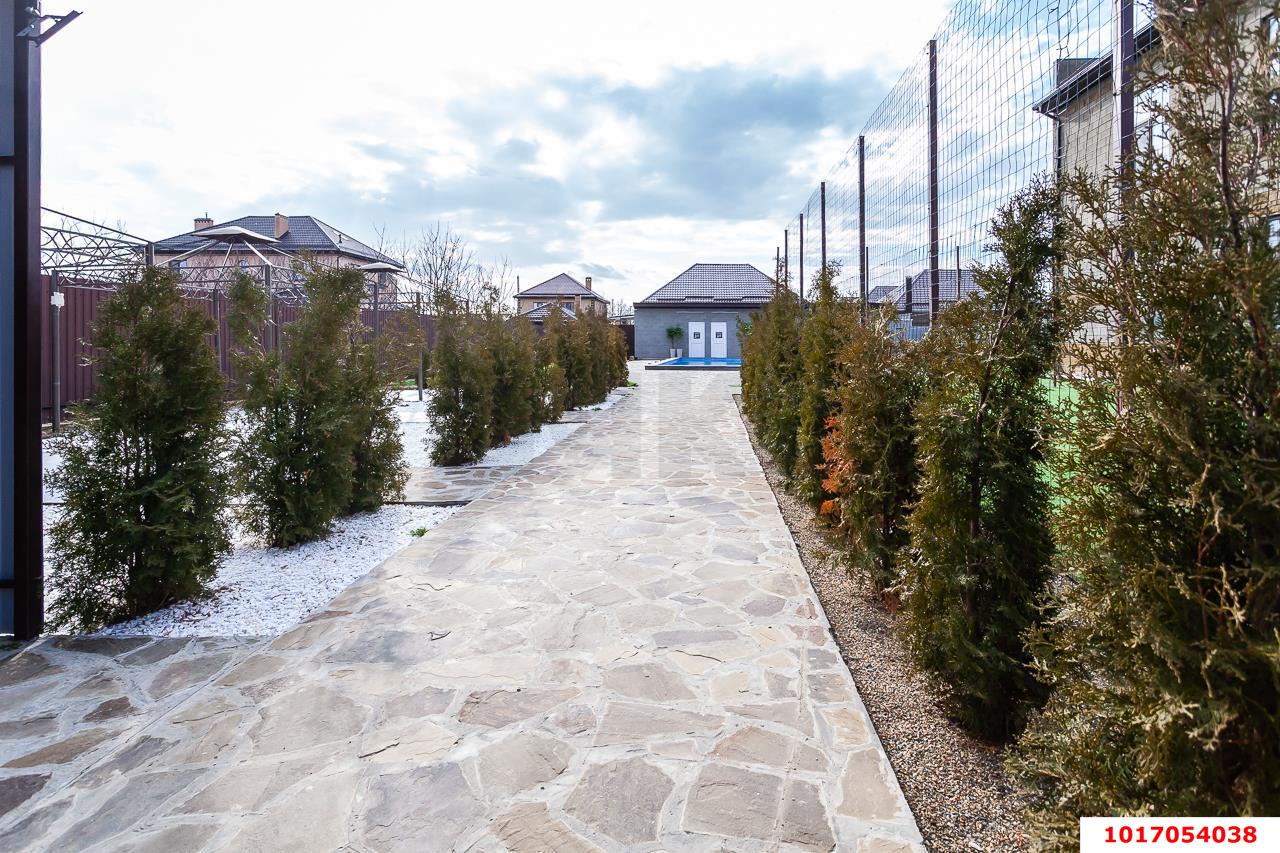 Фото №3: Отдельное здание 821&nbsp;м², 1/2&nbsp;эт. - Краснодар, мкр. Прикубанский внутригородской округ, пр-д 1-й  Куликова Поля, 32/1