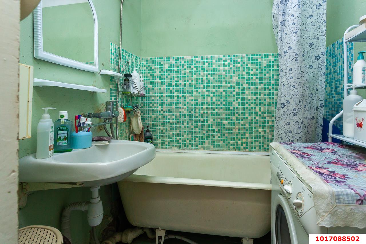 Фото №4: 4-комнатная квартира 83&nbsp;м², 3/4&nbsp;эт. - Краснодар, Прикубанский внутригородской округ, Калинино, мкр. Завод Радиоизмерительных Приборов, ул. Тепличная, 52