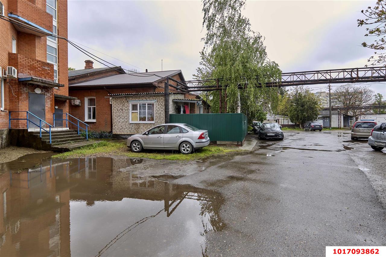 Фото №11: Студия 23&nbsp;м², 1/2&nbsp;эт. - Краснодар, Центральный внутригородской округ, Дубинка, мкр. Черёмушки, ул. Припутевая, 54