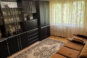 Фото №1: 3-комнатная квартира 60&nbsp;м², 4/5&nbsp;эт. - Краснодар, мкр. Центральный, ул. Братьев Дроздовых, 27