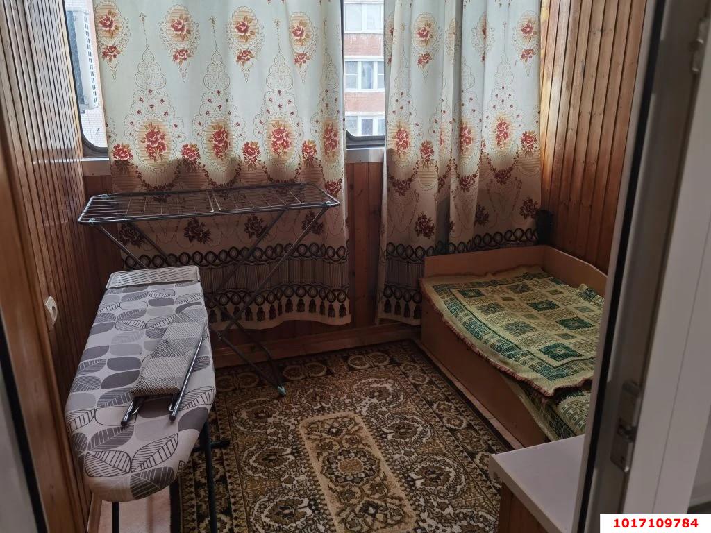 Фото №9: 1-комнатная квартира 45&nbsp;м², 2/11&nbsp;эт. - Краснодар, Западный внутригородской округ, мкр. Юбилейный, пр-кт Чекистов, 33к3