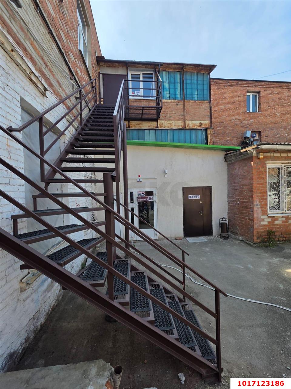 Фото №11: Коммерция 1116&nbsp;м², 1/3&nbsp;эт. - Краснодар, Центральный внутригородской округ, мкр. Центральный