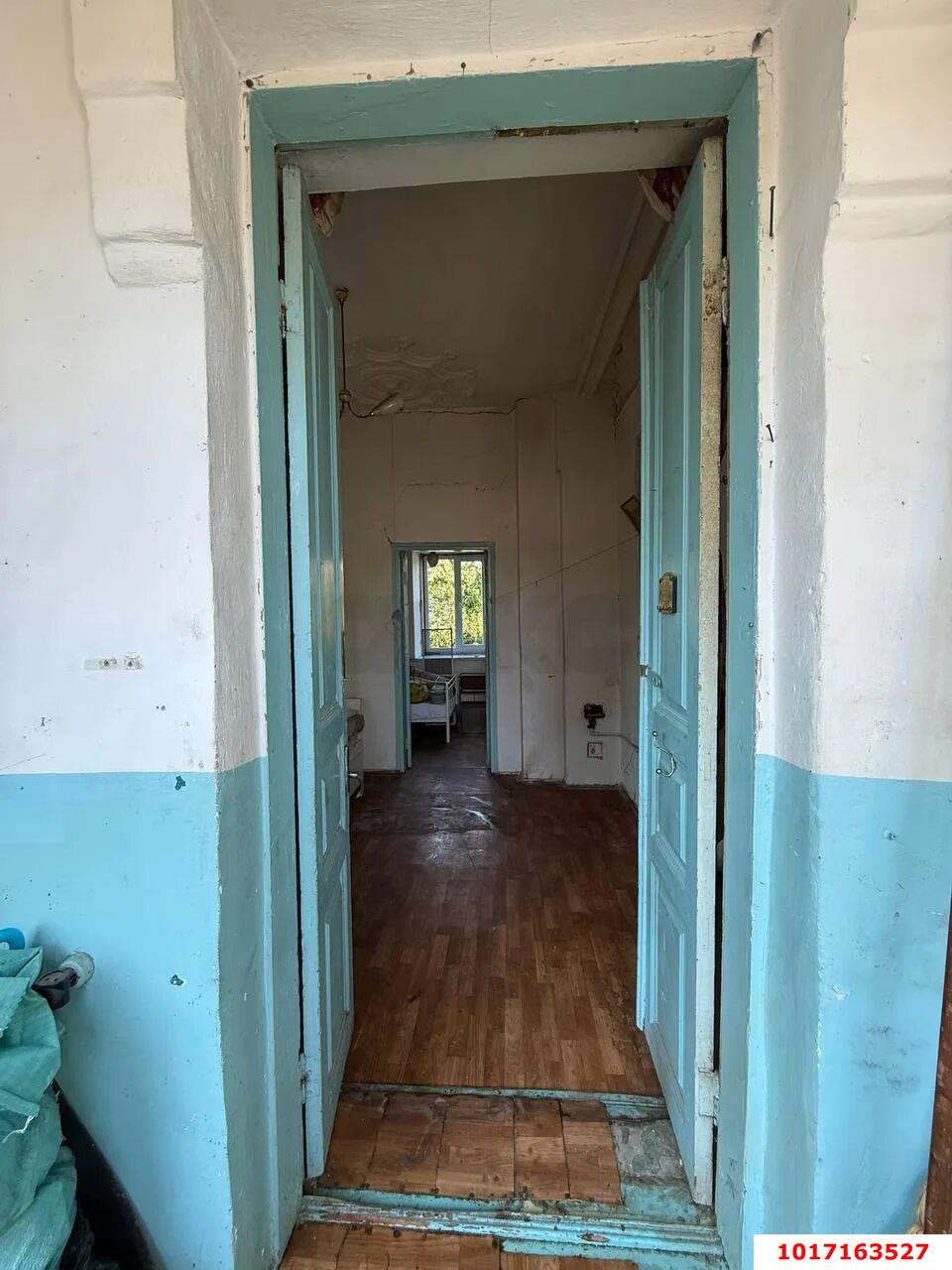 Фото №6: 2-комнатная квартира 30&nbsp;м², 2/2&nbsp;эт. - Краснодар, Центральный внутригородской округ, мкр. Центральный, ул. Коммунаров, 110