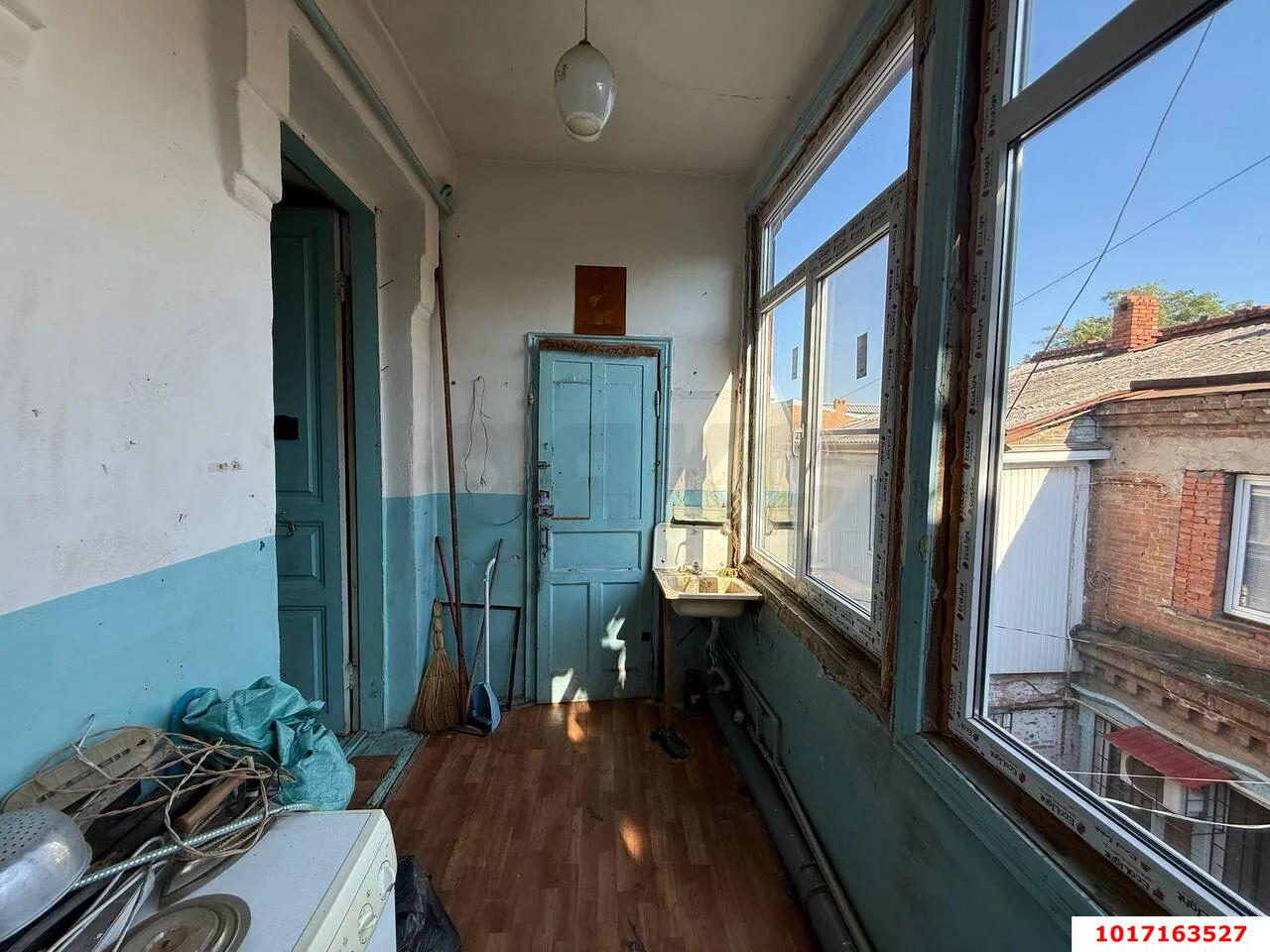 Фото №7: 2-комнатная квартира 30&nbsp;м², 2/2&nbsp;эт. - Краснодар, Центральный внутригородской округ, мкр. Центральный, ул. Коммунаров, 110