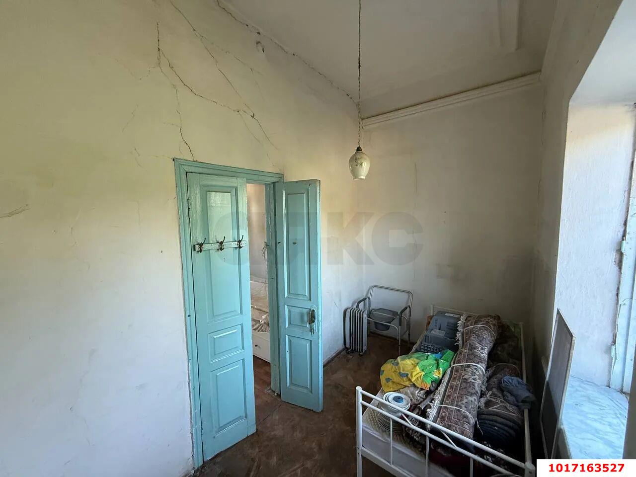 Фото №4: 2-комнатная квартира 30&nbsp;м², 2/2&nbsp;эт. - Краснодар, Центральный внутригородской округ, мкр. Центральный, ул. Коммунаров, 110