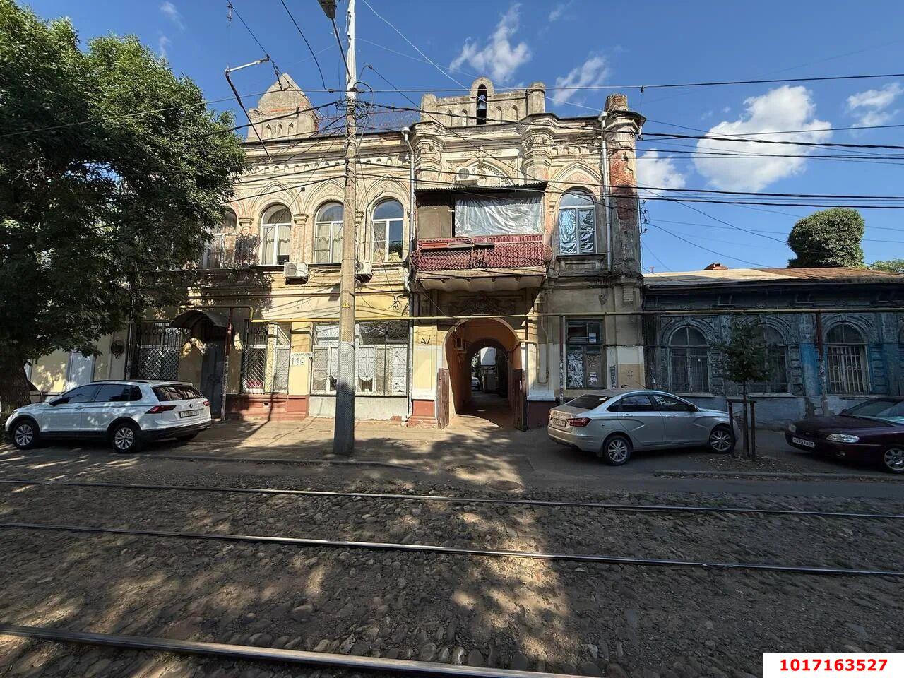Фото №1: 2-комнатная квартира 30&nbsp;м², 2/2&nbsp;эт. - Краснодар, Центральный внутригородской округ, мкр. Центральный, ул. Коммунаров, 110