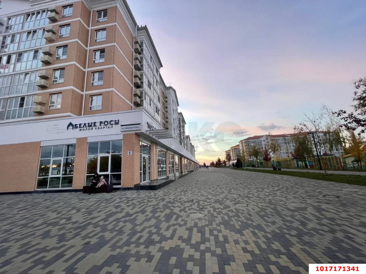 Фото №1: Торговое помещение 100&nbsp;м², 1/7&nbsp;эт. - Динская, мкр. жилой комплекс Белые Росы, ул. Красная, 162/2к1