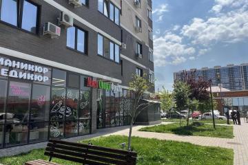 Фото №1: Торговое помещение 42&nbsp;м², 1/19&nbsp;эт. - Краснодар, мкр. жилой комплекс Дружный, ул. Адмирала Серебрякова, 3к3