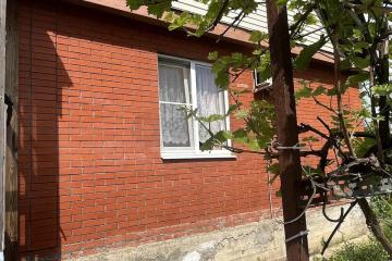 Фото №1: Дом 70&nbsp;м² + 8.02&nbsp;сот., 1&nbsp;эт. - Октябрьский, ст Луч, ул. Садовая, 84