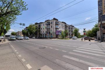 Фото №1: 3-комнатная квартира 66 м², 3/5 эт. - Краснодар, мкр. Покровка, ул. Северная, 500