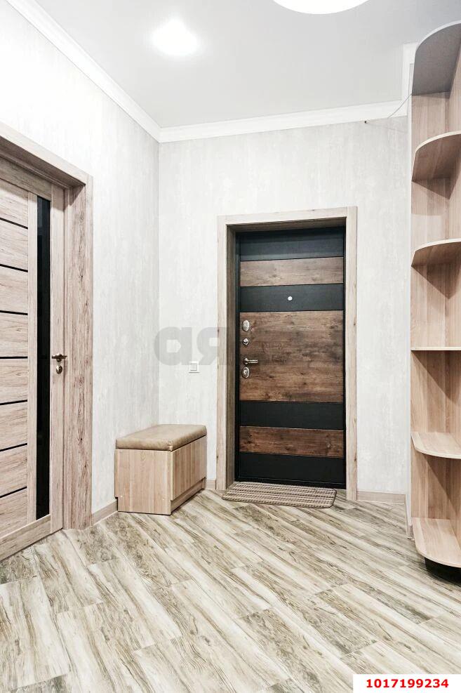Фото №7: 2-комнатная квартира 80&nbsp;м², 3/16&nbsp;эт. - Краснодар, Западный внутригородской округ, мкр. Юбилейный, ул. 70-летия Октября, 1/3