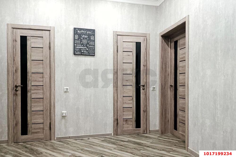 Фото №10: 2-комнатная квартира 80&nbsp;м², 3/16&nbsp;эт. - Краснодар, Западный внутригородской округ, мкр. Юбилейный, ул. 70-летия Октября, 1/3