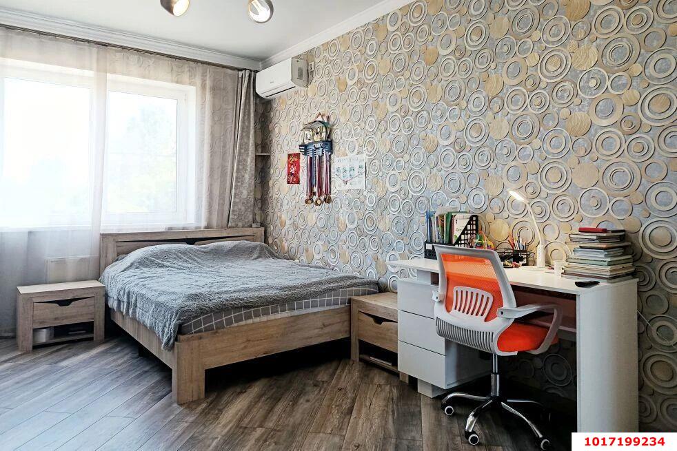Фото №6: 2-комнатная квартира 80&nbsp;м², 3/16&nbsp;эт. - Краснодар, Западный внутригородской округ, мкр. Юбилейный, ул. 70-летия Октября, 1/3