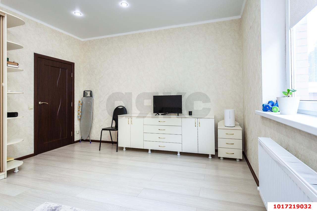 Фото №6: 2-комнатная квартира 60&nbsp;м², 1/20&nbsp;эт. - Краснодар, Западный внутригородской округ, мкр. Юбилейный, ул. 70-летия Октября, 1/6