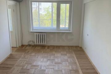 Фото №1: 3-комнатная квартира 50 м², 3/5 эт. - Краснодар, мкр. Гидростроителей, ул. Трудовой Славы, 38