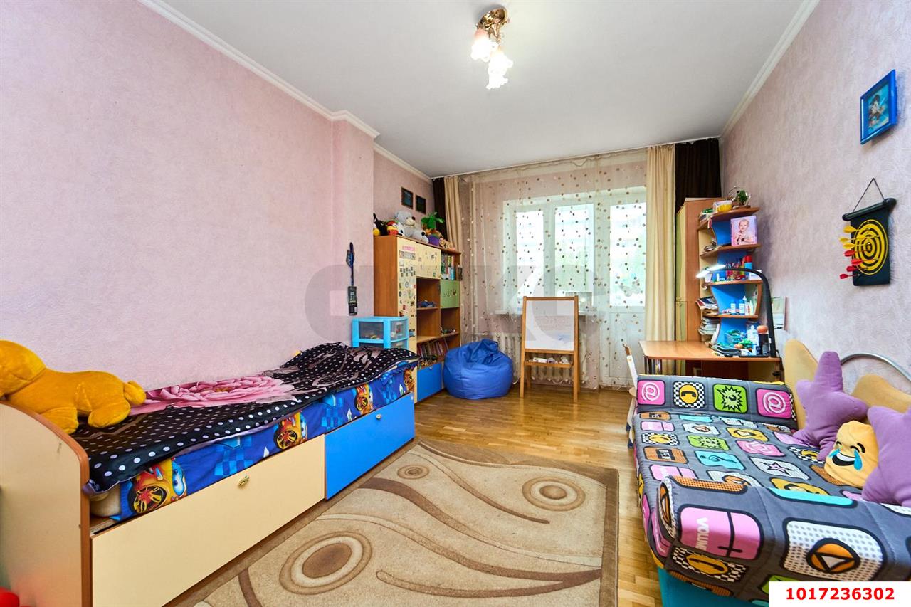 Фото №9: 2-комнатная квартира 96&nbsp;м², 3/16&nbsp;эт. - Краснодар, Западный внутригородской округ, мкр. Юбилейный, пр-кт Чекистов, 42