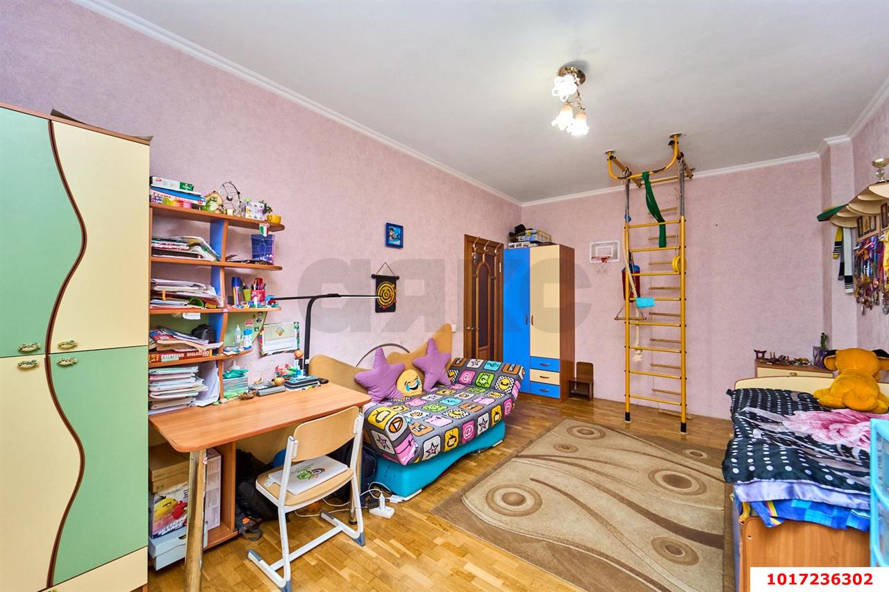 Фото №10: 2-комнатная квартира 96&nbsp;м², 3/16&nbsp;эт. - Краснодар, Западный внутригородской округ, мкр. Юбилейный, пр-кт Чекистов, 42