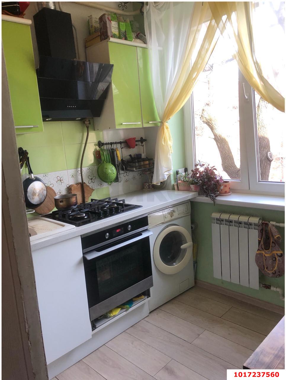 Фото №1: 2-комнатная квартира 41&nbsp;м², 2/2&nbsp;эт. - Краснодар, Центральный внутригородской округ, мкр. 40 лет Победы, ул. Клиническая, 3