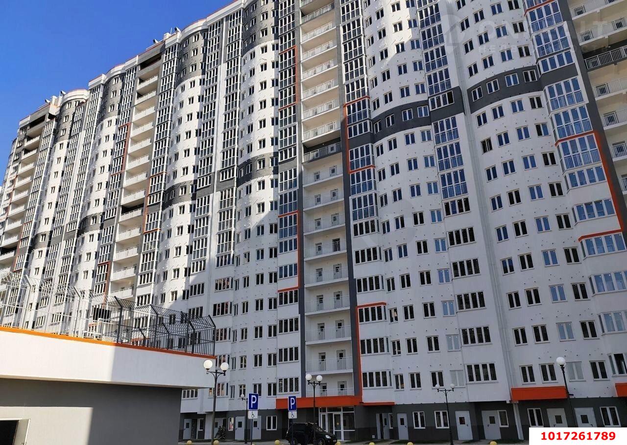 Фото №1: 2-комнатная квартира 80&nbsp;м², 18/22&nbsp;эт. - Краснодар, Карасунский внутригородской округ, Хлопчато-бумажный Комбинат, мкр. ЖК Альфа, ул. Уральская, 100
