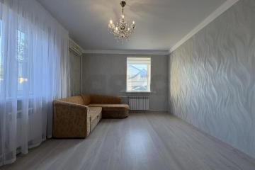 Фото №1: 2-комнатная квартира 45 м², 1/2 эт. - Краснодар, мкр. Западный внутригородской округ, ул. Мичурина, 12