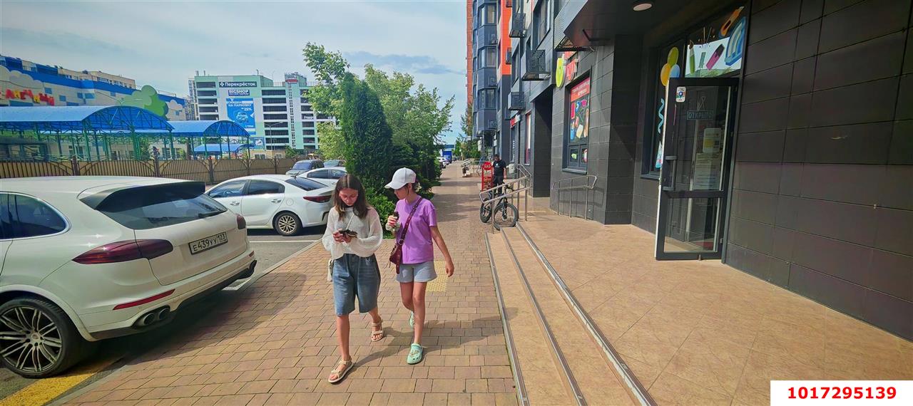 Фото №4: Торговое помещение 96&nbsp;м², 1/22&nbsp;эт. - Краснодар, Прикубанский внутригородской округ, мкр. ЖК Губернский, ул. имени Героя Георгия Бочарникова, 8