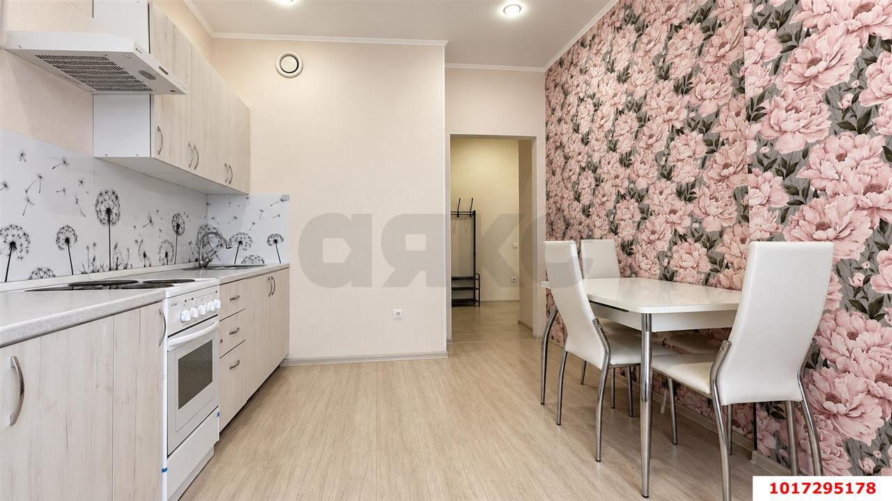 Фото №3: 1-комнатная квартира 40&nbsp;м², 16/19&nbsp;эт. - Краснодар, Прикубанский внутригородской округ, мкр. ЖК Красная Площадь, ул. Кореновская, 57к2