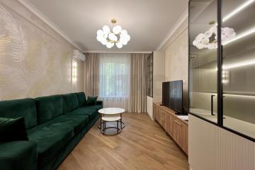Фото №1: 3-комнатная квартира 73 м², 2/5 эт. - Краснодар, мкр. Центральный внутригородской округ, ул. Красная, 204