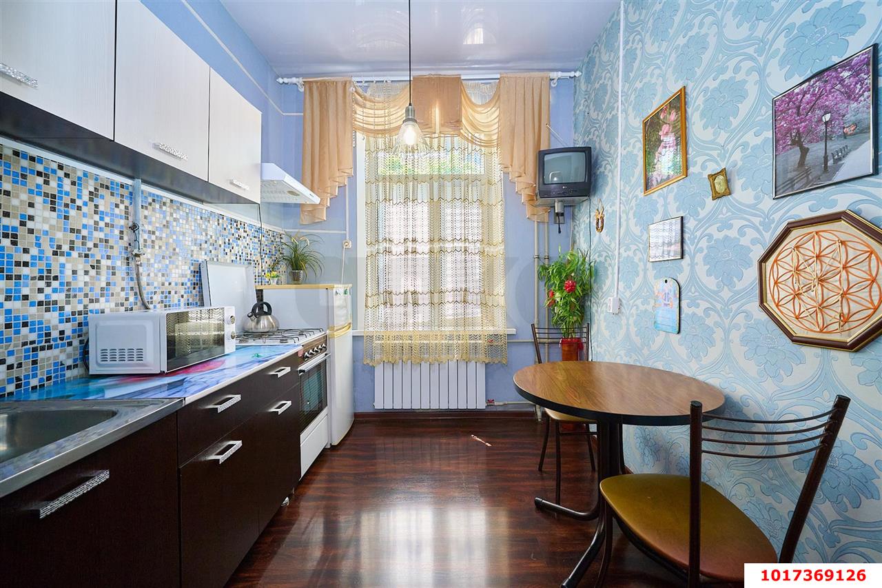 Фото №4: 1-комнатная квартира 37&nbsp;м², 2/4&nbsp;эт. - Краснодар, Центральный внутригородской округ, мкр. Центральный, ул. Чапаева, 90