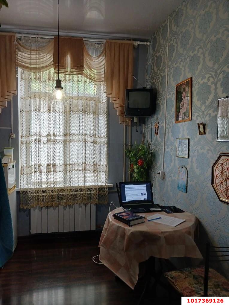 Фото №3: 1-комнатная квартира 37&nbsp;м², 2/4&nbsp;эт. - Краснодар, Центральный внутригородской округ, мкр. Центральный, ул. Чапаева, 90