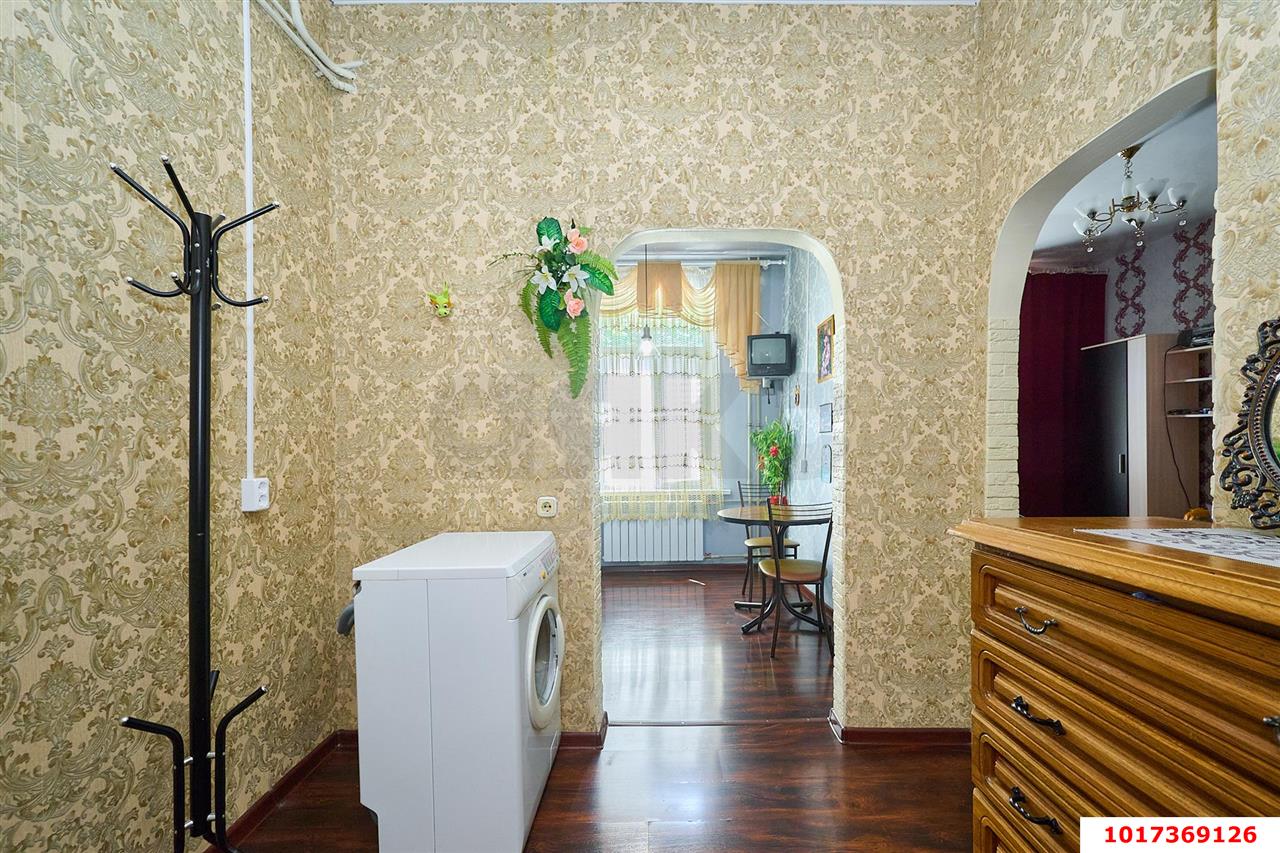 Фото №2: 1-комнатная квартира 37&nbsp;м², 2/4&nbsp;эт. - Краснодар, Центральный внутригородской округ, мкр. Центральный, ул. Чапаева, 90