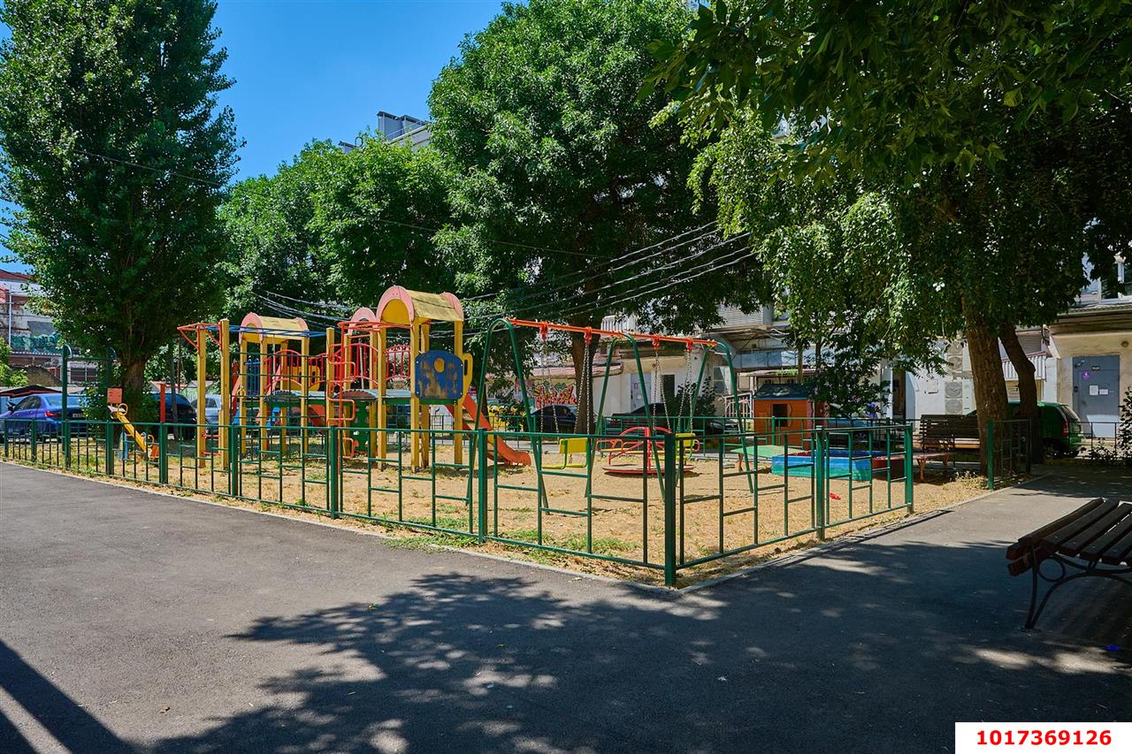 Фото №13: 1-комнатная квартира 37&nbsp;м², 2/4&nbsp;эт. - Краснодар, Центральный внутригородской округ, мкр. Центральный, ул. Чапаева, 90