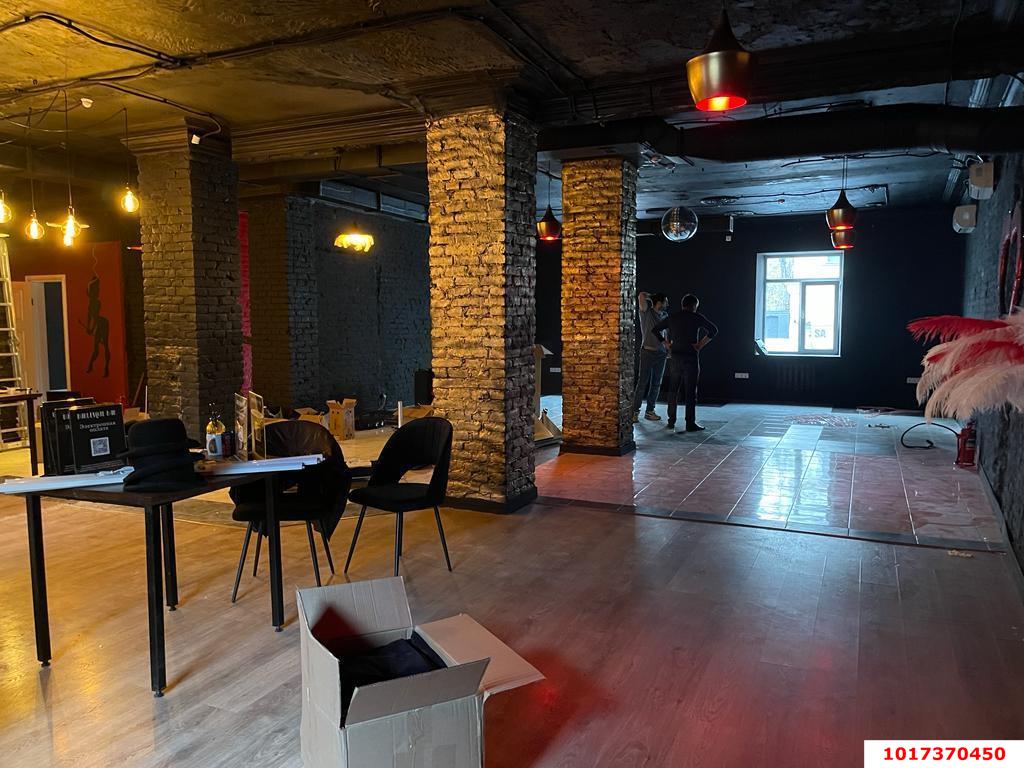 Фото №8: Офисное помещение 299&nbsp;м², 1/3&nbsp;эт. - Краснодар, Западный внутригородской округ, мкр. Центральный, ул. Чапаева, 88