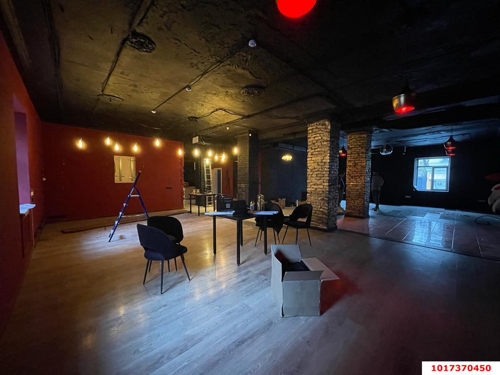 Фото №4: Офисное помещение 299&nbsp;м², 1/3&nbsp;эт. - Краснодар, Западный внутригородской округ, мкр. Центральный, ул. Чапаева, 88