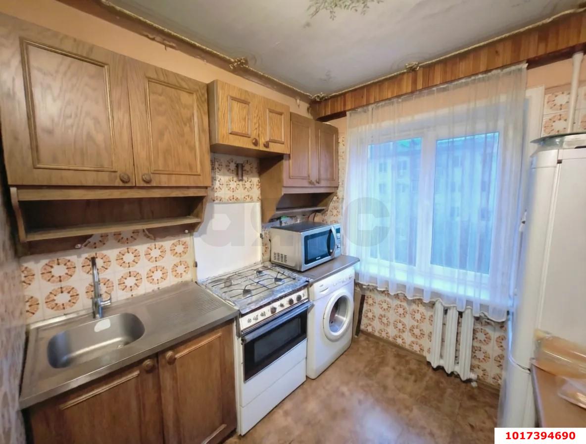 Фото №1: 3-комнатная квартира 55&nbsp;м², 4/5&nbsp;эт. - Краснодар, Западный внутригородской округ, мкр. Фестивальный, ул. Гагарина, 141