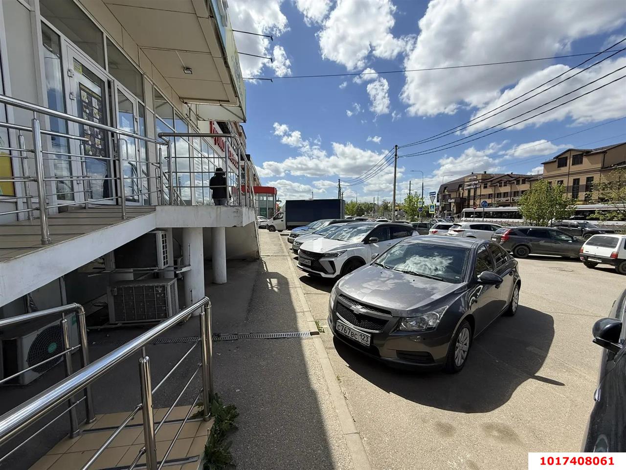 Фото №1: Торговое помещение 212&nbsp;м², 1/6&nbsp;эт. - Краснодар, Прикубанский внутригородской округ, мкр. Музыкальный, ул. Московская, 108/3