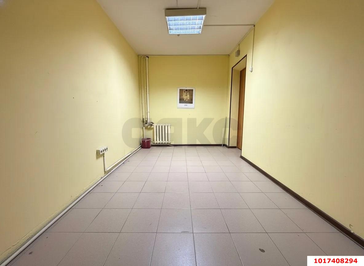 Фото №4: Торговое помещение 43&nbsp;м², 9&nbsp;эт. - Краснодар, Прикубанский внутригородской округ, мкр. Микрохирургии глаза, ул. Красных Партизан, 4/3