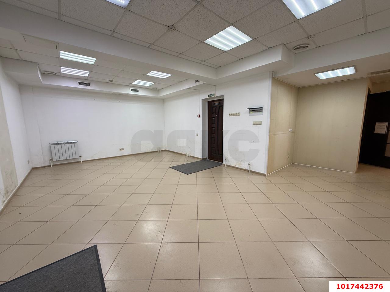 Фото №4: Торговое помещение 75&nbsp;м², 7&nbsp;эт. - Краснодар, Прикубанский внутригородской округ, мкр. Краевая Клиническая Больница, ул. Восточно-Кругликовская, 94