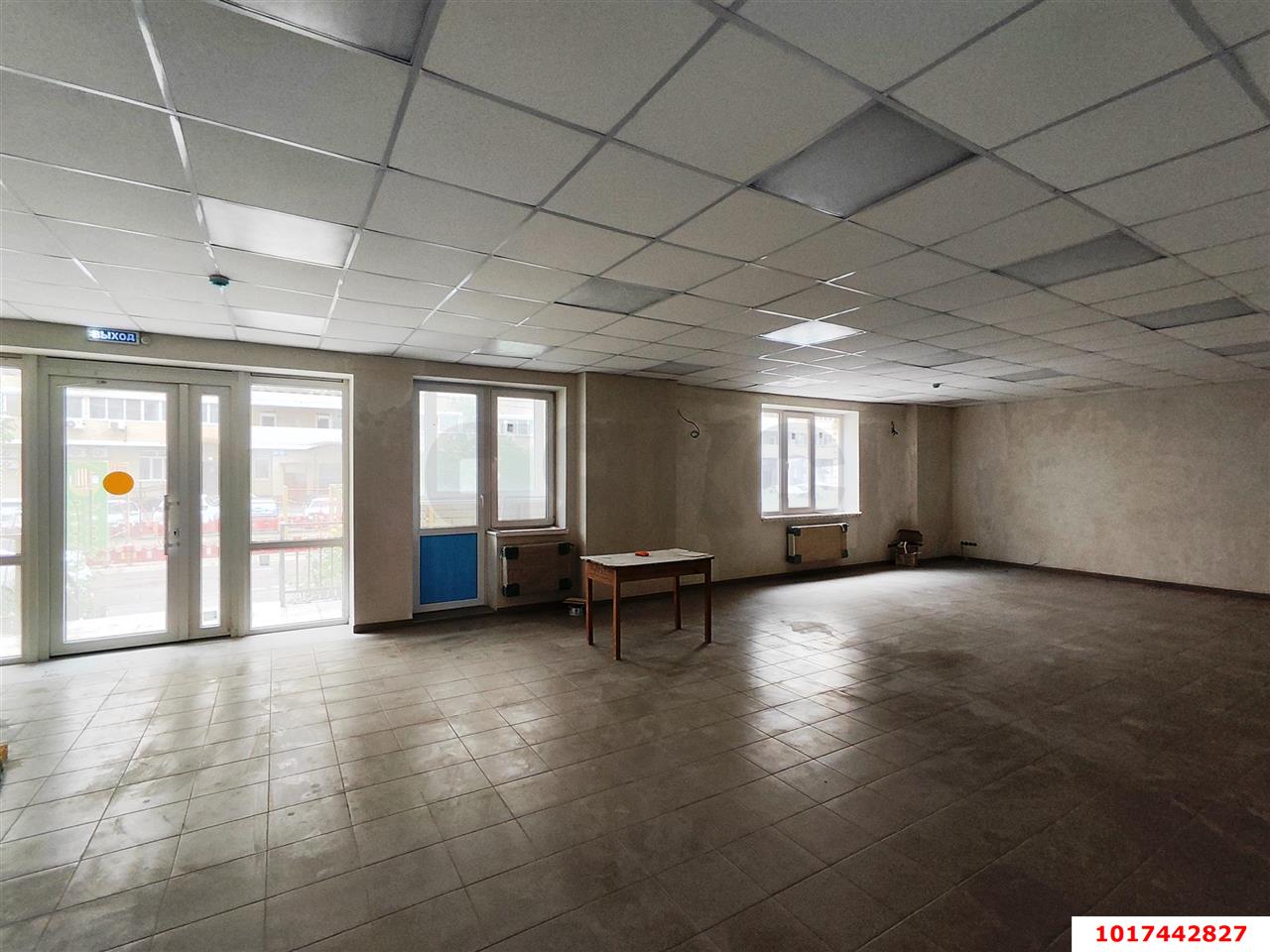 Фото №6: Торговое помещение 175&nbsp;м², 1/17&nbsp;эт. - Краснодар, Прикубанский внутригородской округ, 2-я Площадка, мкр. жилой комплекс Кремлёвские Ворота, ул. Кореновская, 2к1