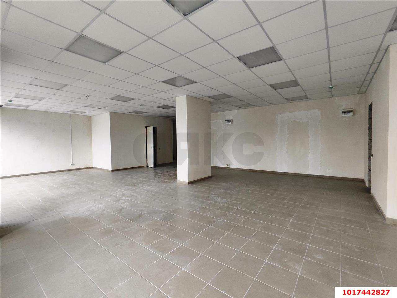 Фото №1: Торговое помещение 175&nbsp;м², 1/17&nbsp;эт. - Краснодар, Прикубанский внутригородской округ, 2-я Площадка, мкр. жилой комплекс Кремлёвские Ворота, ул. Кореновская, 2к1