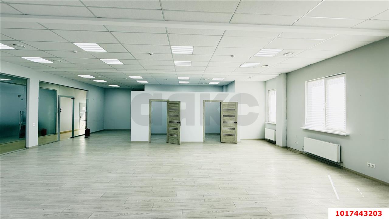 Фото №1: Офисное помещение 263&nbsp;м², 2/2&nbsp;эт. - Краснодар, Прикубанский внутригородской округ, мкр. КП Близкий, ул. Ивана Шкабуры, 8